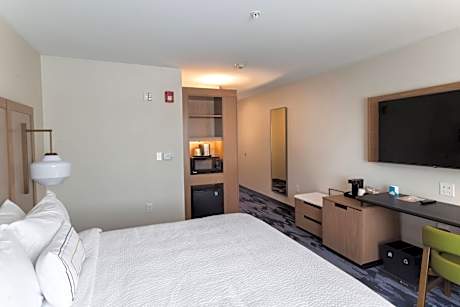 King Guest Room with River View