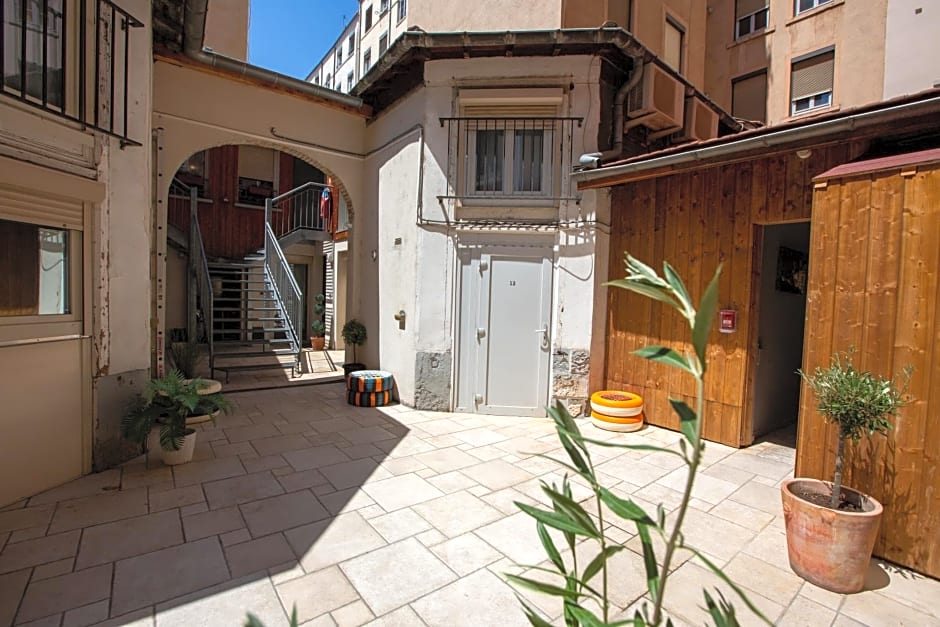 Lyo Hotel