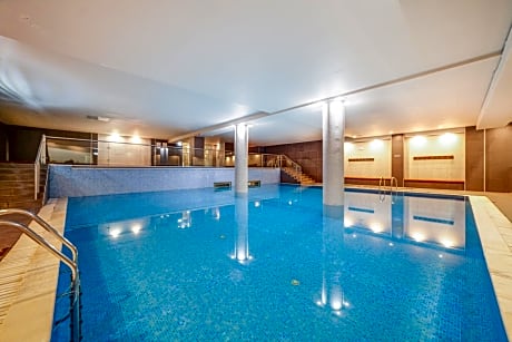 Yellow Praia Monte Gordo