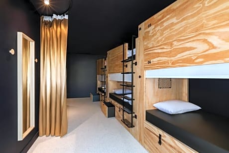 Private Bedroom for 6 people