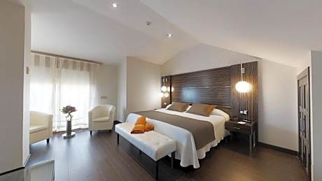 Duplex Suite (2 adults + 2 children)