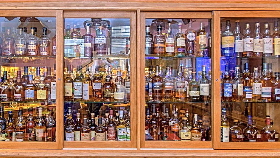 Cheers Cafe Bar & Tavern