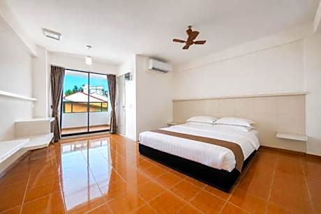 Deluxe Double Room with Balcony
