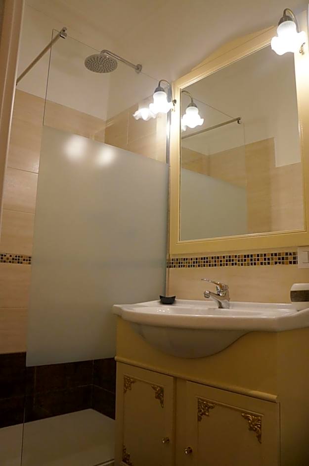 Pope's Suites