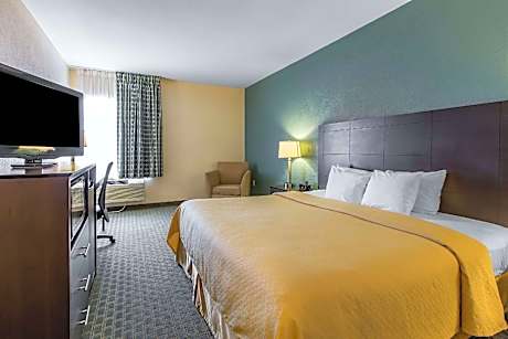 1 King Bed, Nonsmoking