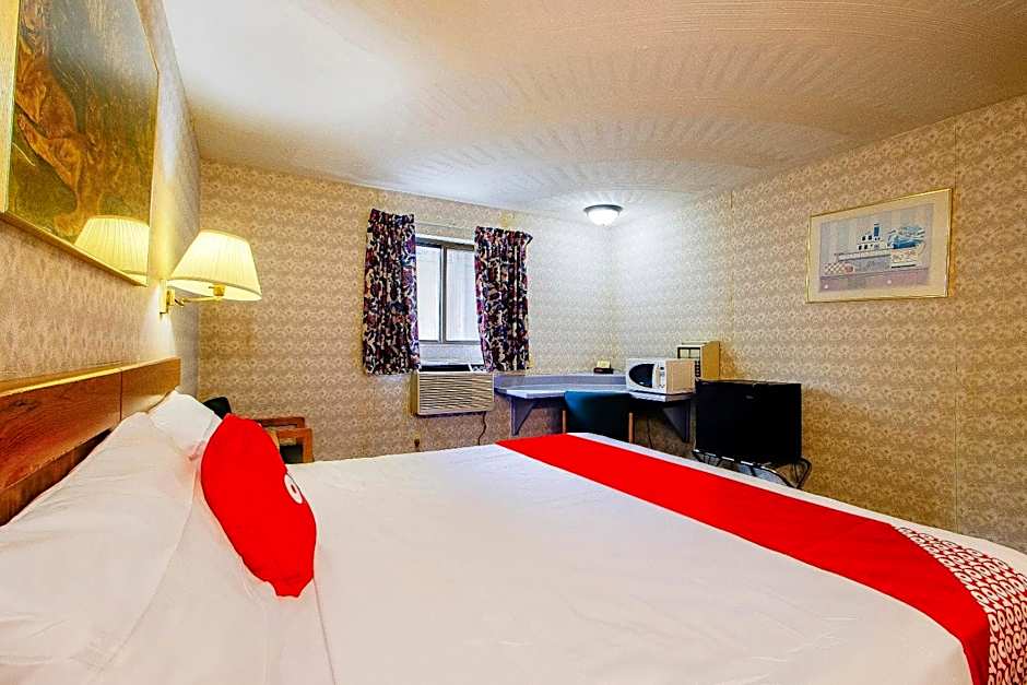 OYO Hotel Chapmanville Inn, WV - Hwy 119