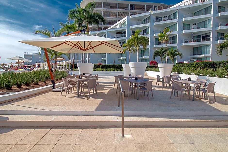 Suites at Aria Pacific Ocean Studio