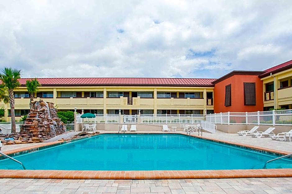 Days Inn by Wyndham Brooksville