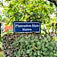 Plantation Hale Suites
