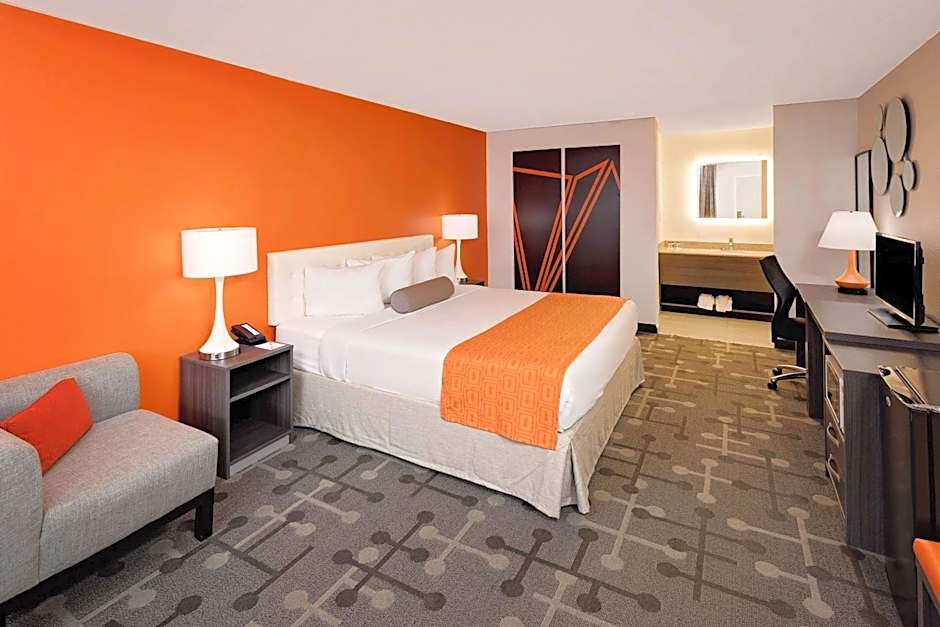 Howard Johnson by Wyndham Florence