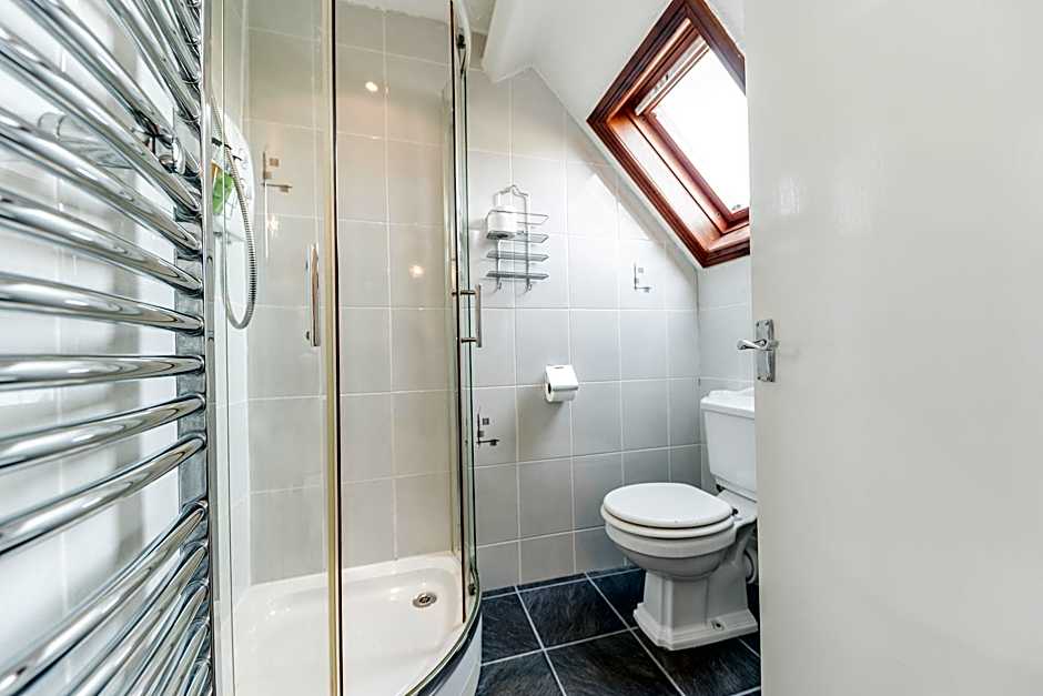 Rayrigg Villa Windermere (Room Only)