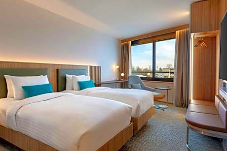 Premium Twin Room with City View