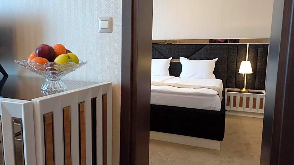 Astoria Grand Hotel