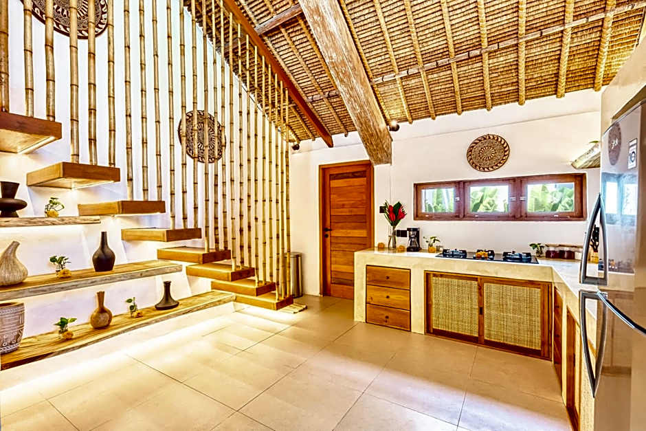 Villa Indigo - 5-BDR with huge pool and garden
