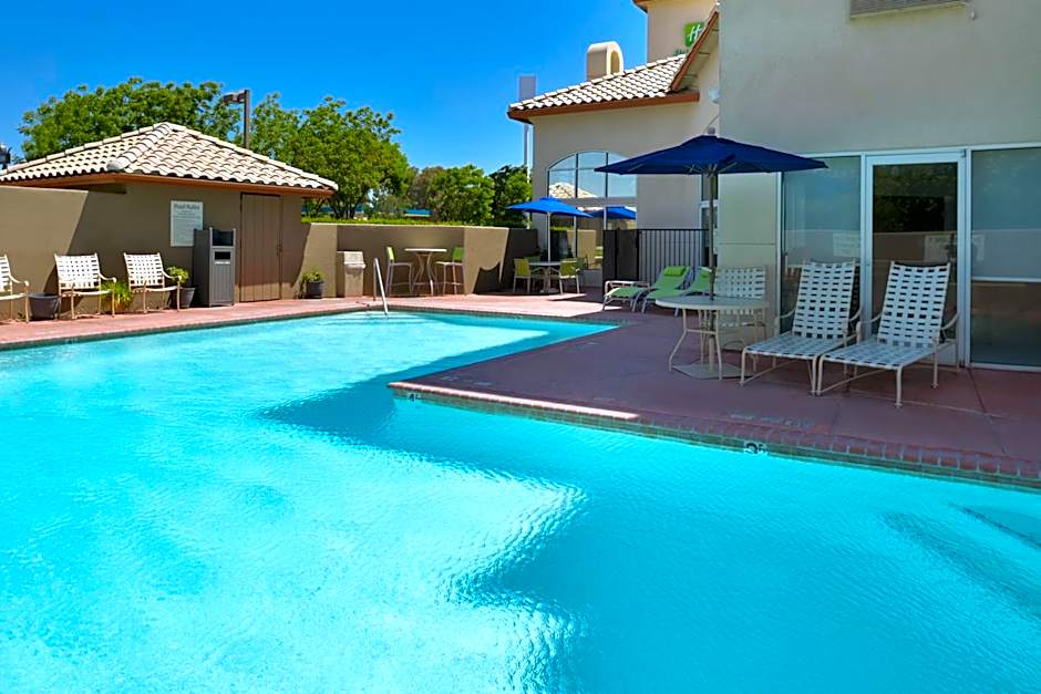 Holiday Inn Express Madera By IHG