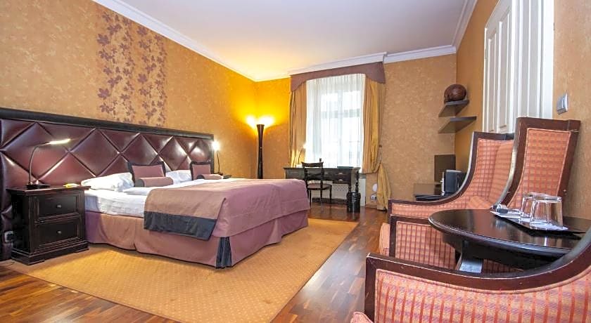 SKARITZ Hotel & Residence