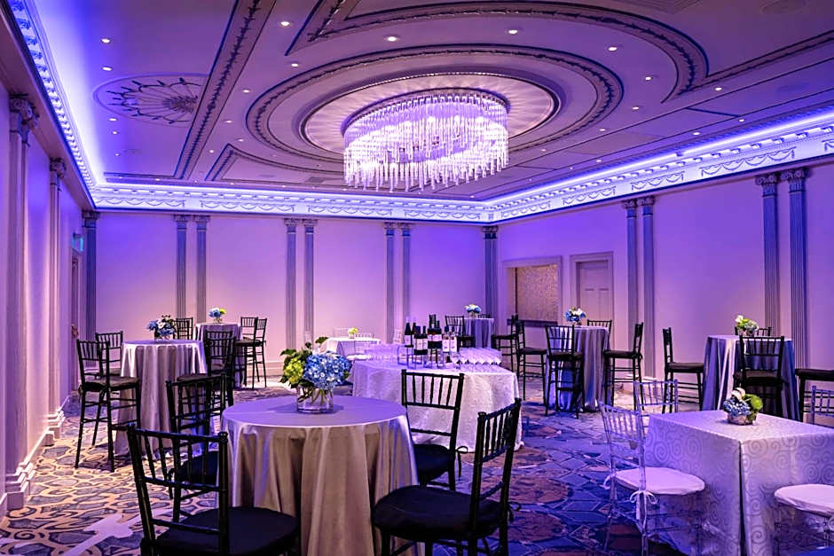 Sheraton Commander Hotel