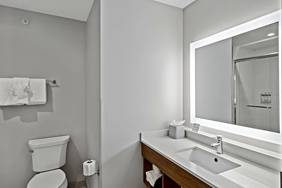Holiday Inn Express and Suites White Hall By IHG