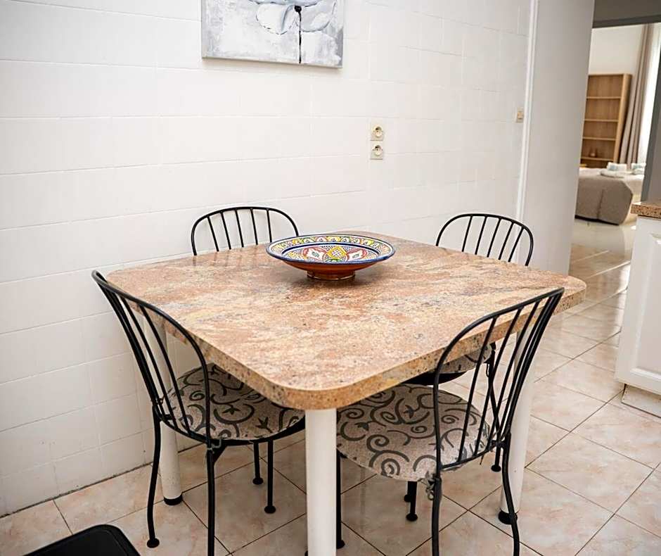 Charmant 4 pièces - Cour privative - Port de Nice