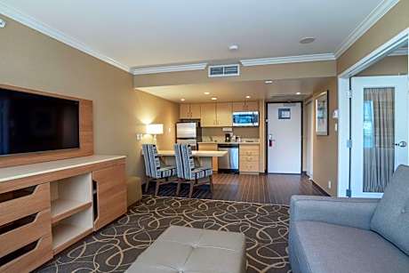 King Suite with Kitchenette - Non-Smoking