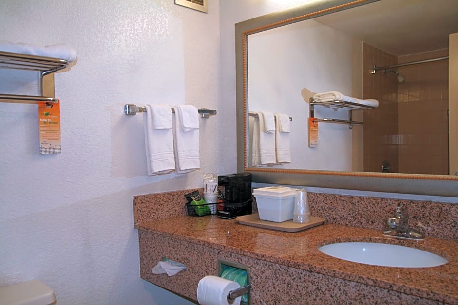 Howard Johnson by Wyndham Hattiesburg