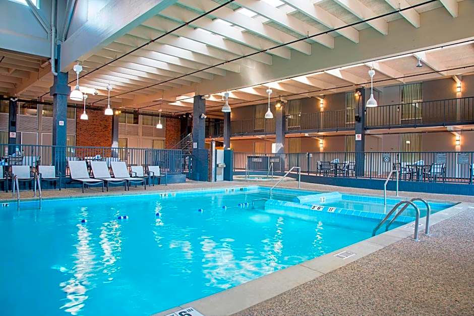 Sonesta Hotel Grand Rapids Airport