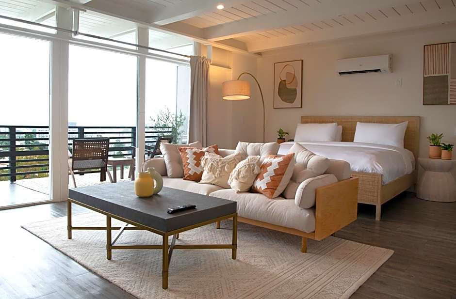Hollywood Hills Hotel