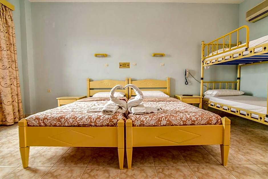 Vardes Hotel Studios