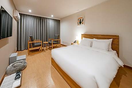Pet Deluxe Double Room