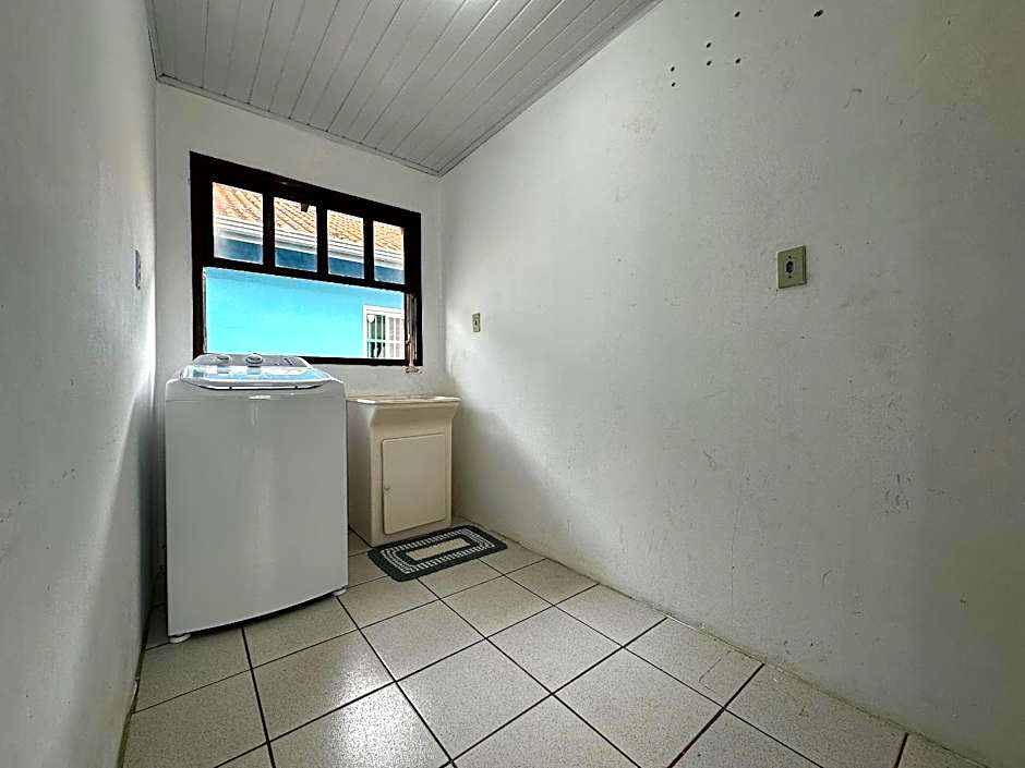 BS01- Casa com Piscina Aquecida e Churrasqueira