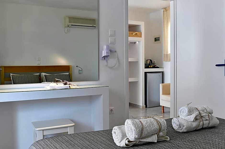 Margarita Studios Ambelas