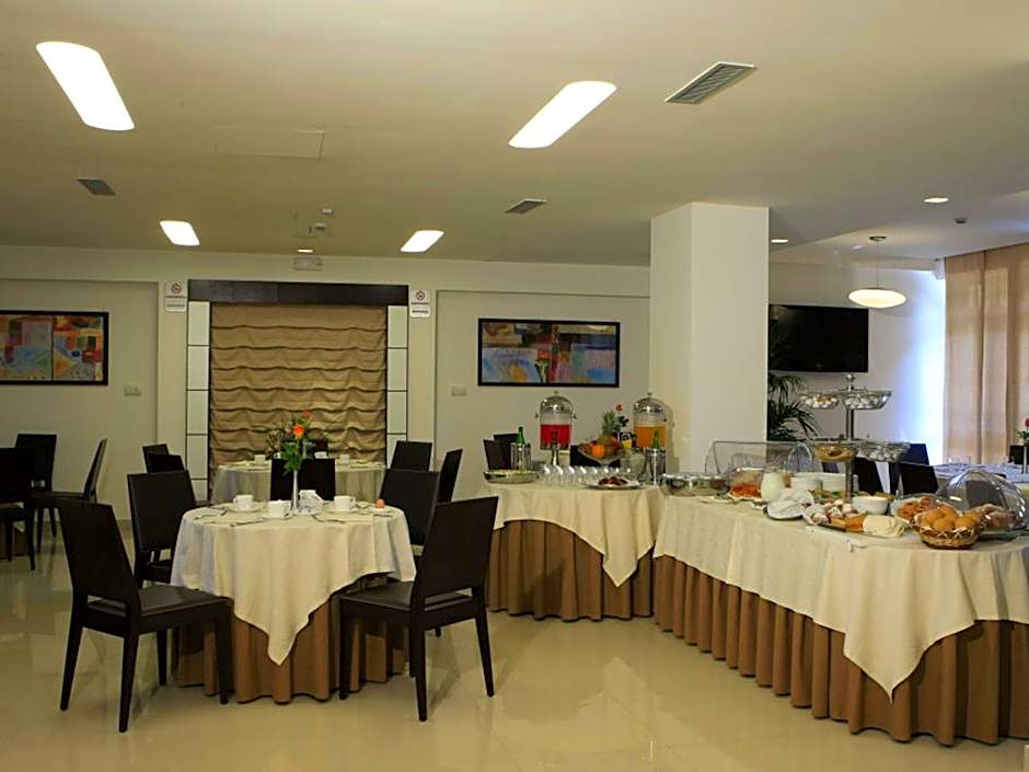 La Costiera Hotel
