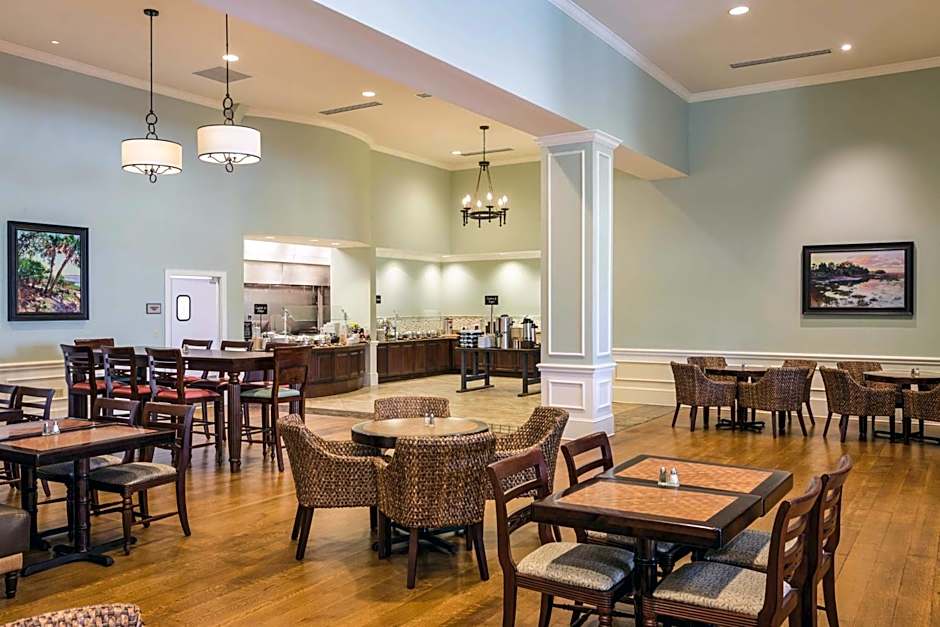 Embassy Suites By Hilton Savannah