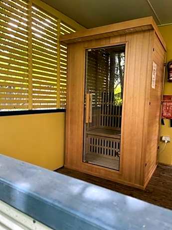 Studio with Spa Bath