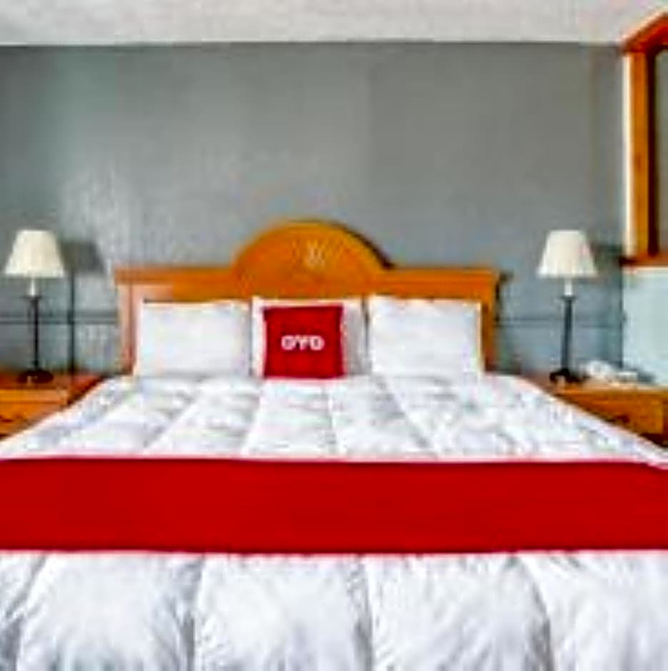 OYO Townhouse Tulsa Woodland Hills