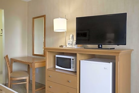 1 King Bed Business Room Non-Smoking