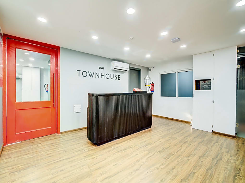 OYO Townhouse 104 Koramangala Maharaja Signal