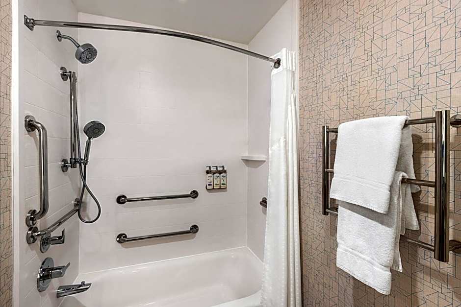 Holiday Inn Express Hotel & Suites Anniston/Oxford By IHG