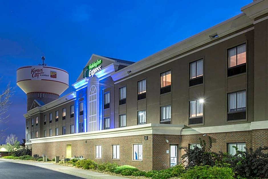 Holiday Inn Express Kansas City - at the Legends By IHG