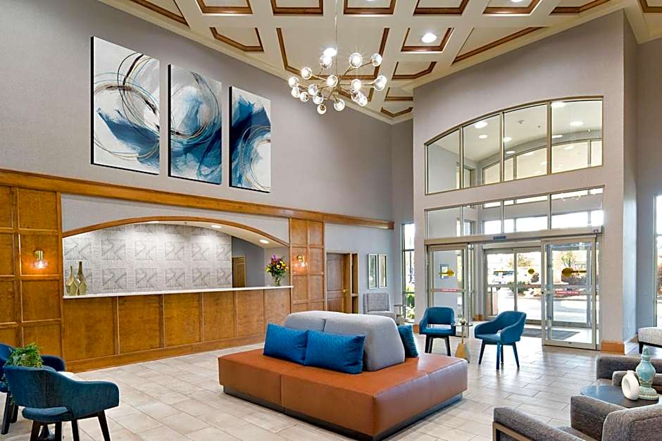 Clubhouse Hotel and Suites - Sioux Falls