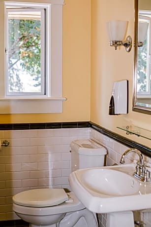 Double Room (shared bathroom)