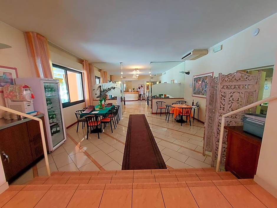 Hotel Joli