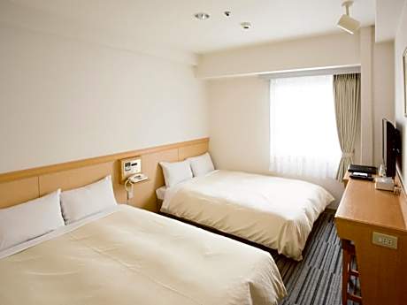 Twin Room for 4 People - Smoking