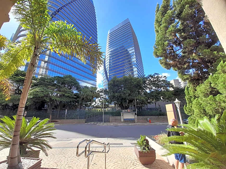 INCRIVEL Flat proximo Shoppings JK e Vila Olimpia