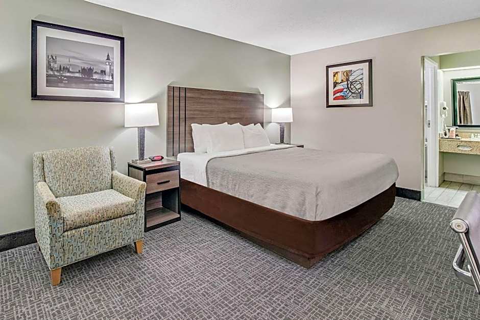 Quality Inn - White House