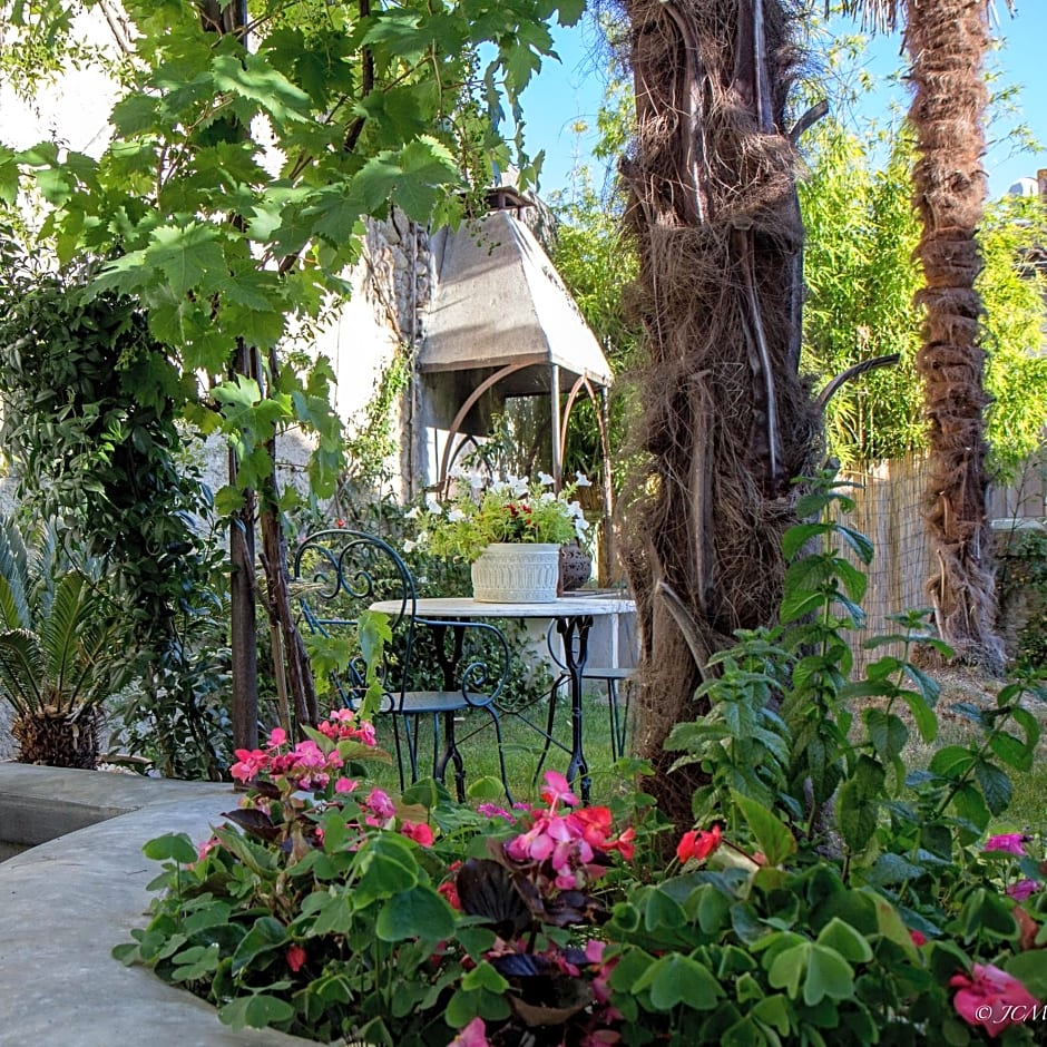 Le Patio Des Senteurs