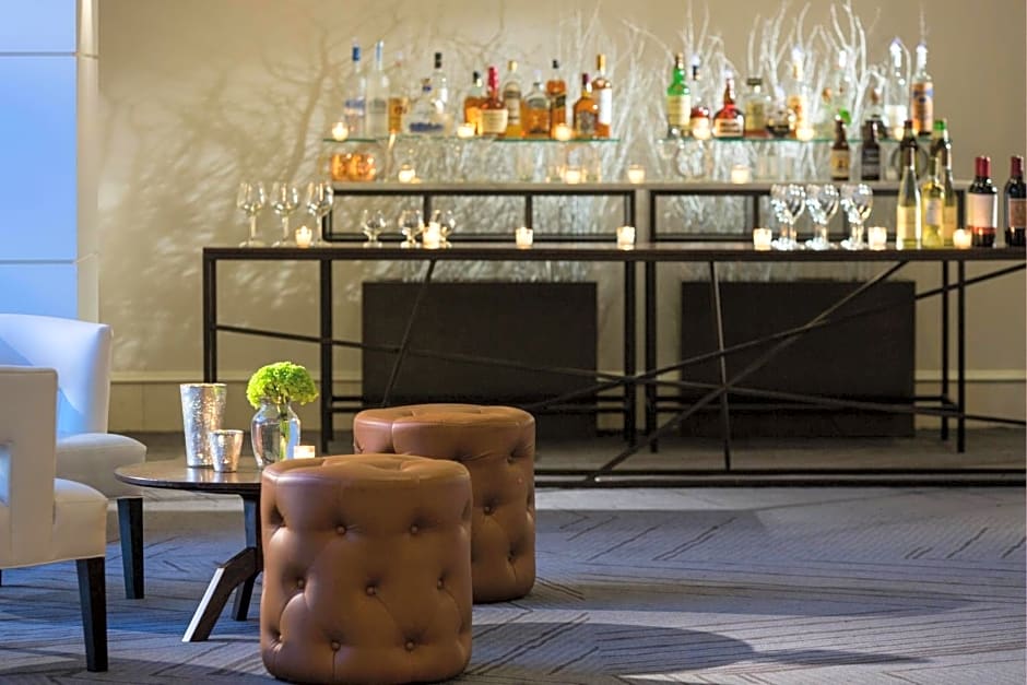 Renaissance Meadowlands Hotel
