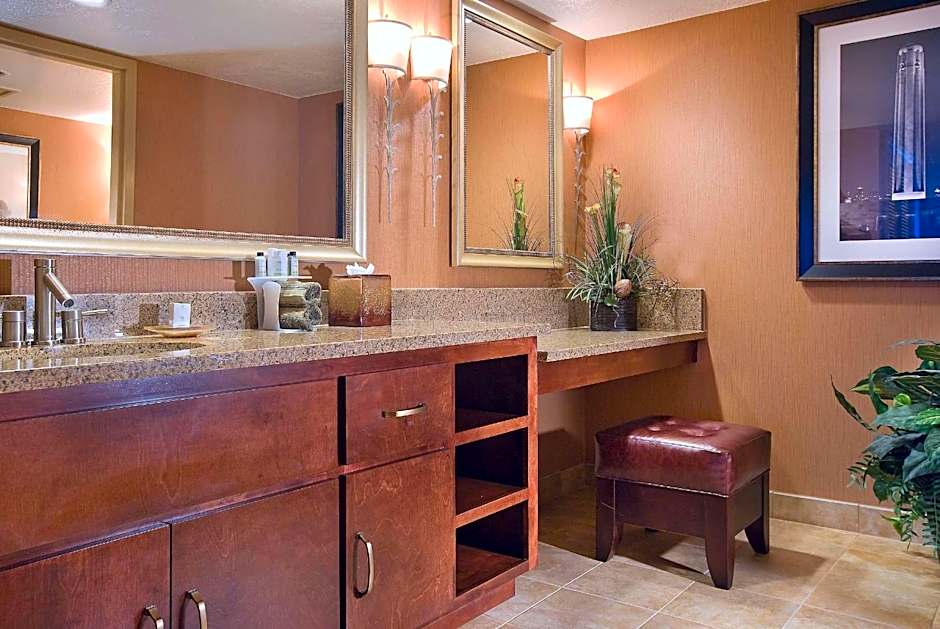 Embassy Suites By Hilton Hotel Kansas City-International Airport