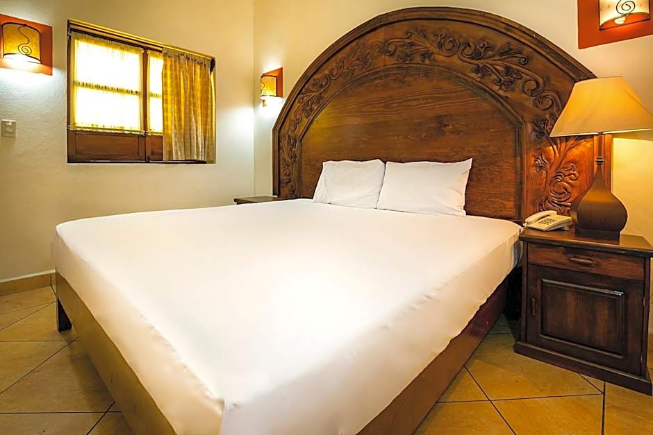 Hotel Casa del Virrey & Suites