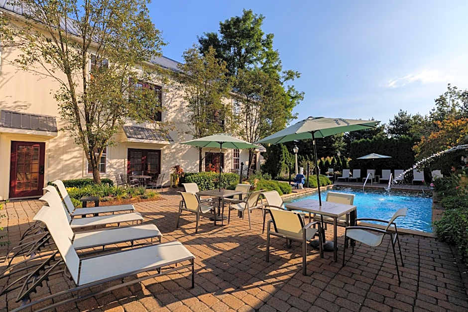 The Inn At Leola Village